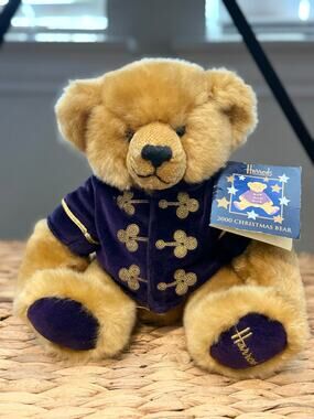 Harrods Knightsbridge 2000 Christmas Bear Plush 8” w/ Tags Purple Jacket